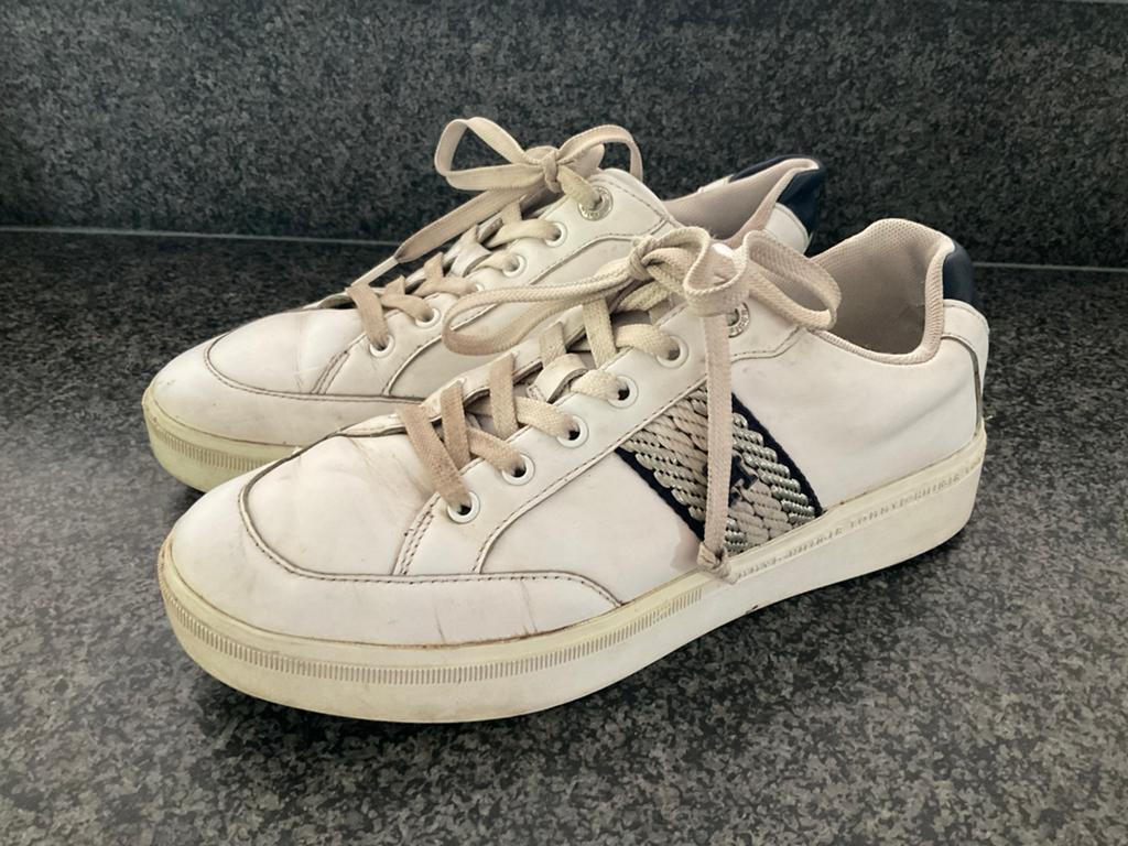 Gedragen gympen van Tommy Hilfiger, maat 40, Kleding | Dames, Schoenen, Wit, Ophalen of Verzenden, Sneakers of Gympen, Gedragen