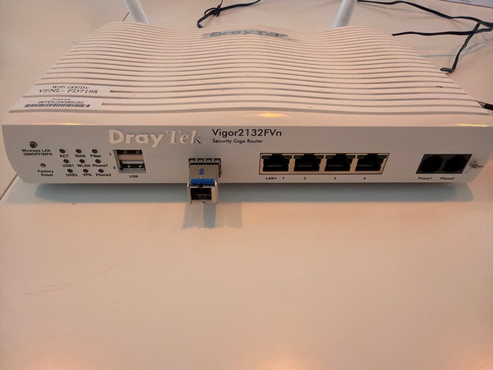 DrayTek Vigor2132FVn Security Giga Router, Computers en Software, Ophalen, Gebruikt, Router met modem