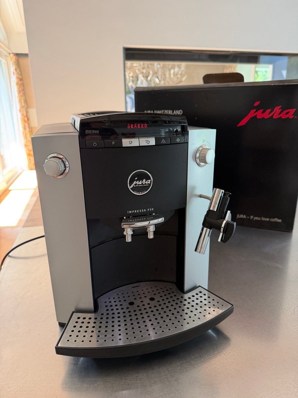 Jura Impressa F50 Koffiemachine - Gereviseerd & Nieuwe Pomp, Witgoed en Apparatuur, Koffiezetapparaten, Ophalen, 10 kopjes of meer