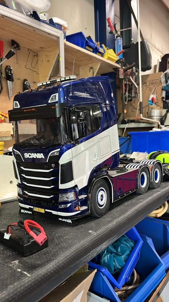 Tamiya RC Truck Scania met trailer, zender en extra batterij, Overige merken, Gebruikt, Groter dan 1:32, Ophalen of Verzenden