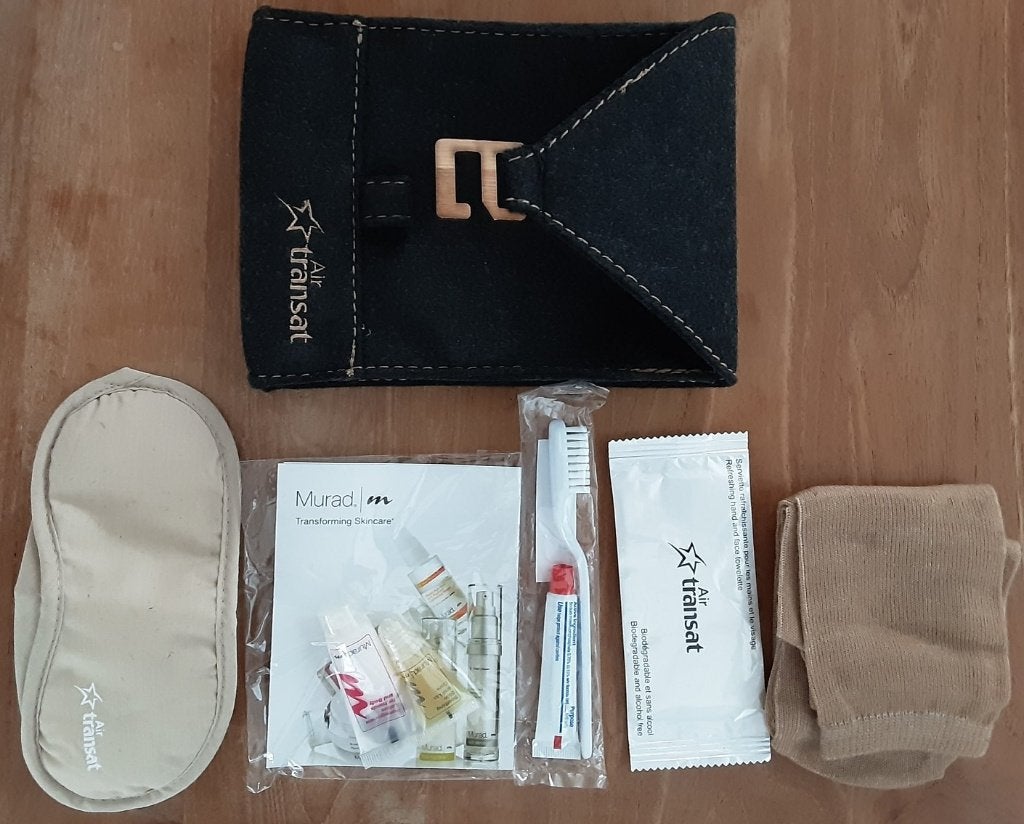 Air Transat comfort bag met inhoud - toilettasje - NIEUW, Ophalen of Verzenden, Nieuw, Overige typen