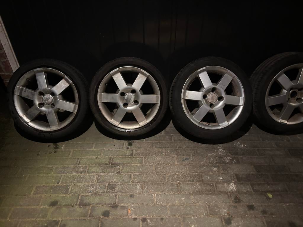 Lichtmetalen velgen Ford Ka met banden, Ophalen, Gebruikt, Zomerbanden, Banden en Velgen