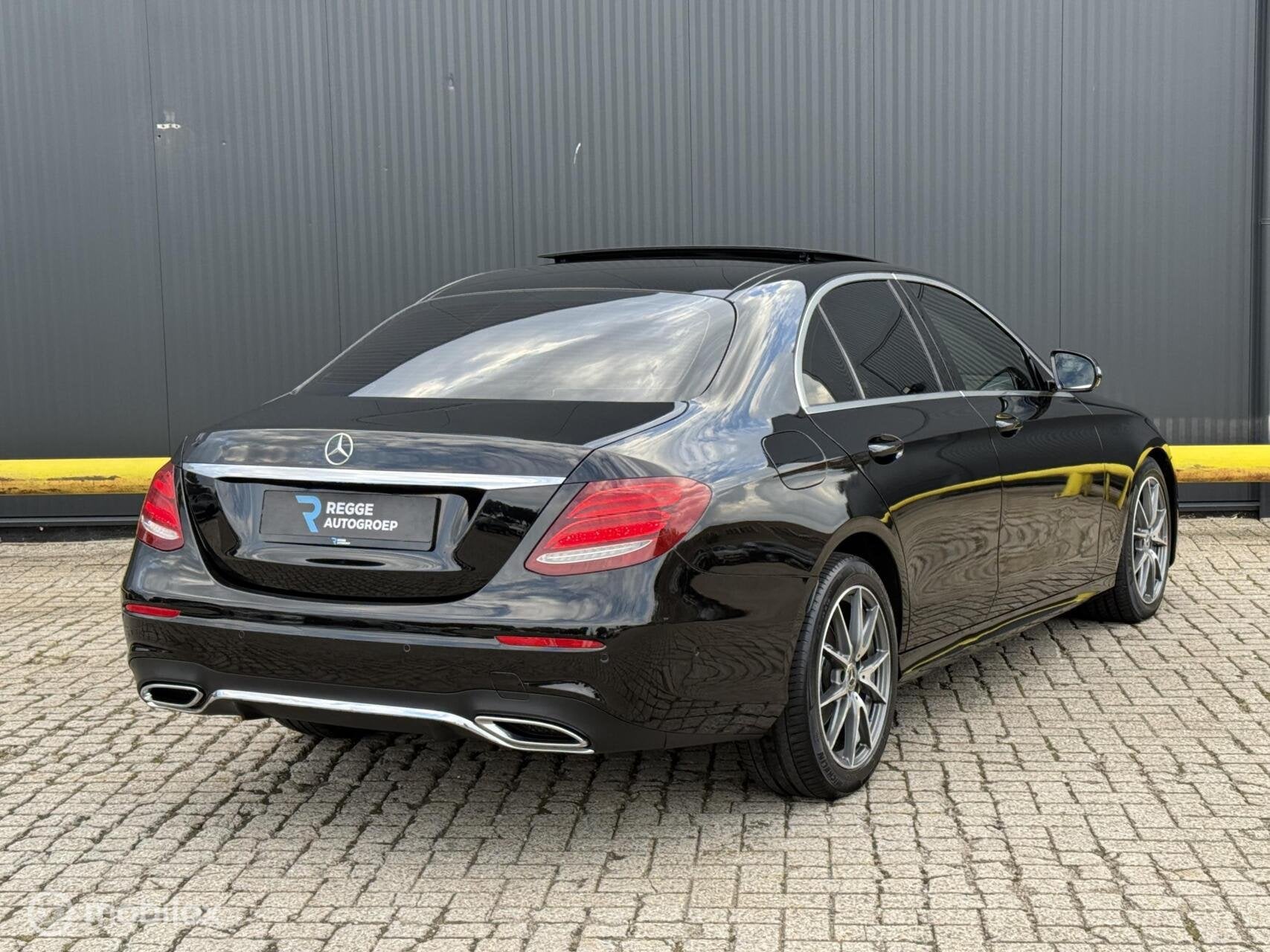 Mercedes E-klasse 220 d AMG-Pakket BURMESTER | PANORAMADAK, Auto's, Achterwielaandrijving, Gebruikt, 4 cilinders, 1645 kg