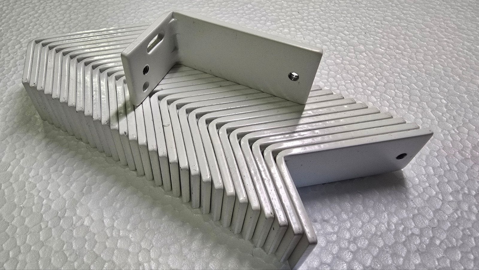 Witte hoekbeugels/afstandsteunen luxaflex 30 stuks, Ophalen of Verzenden, Nieuw, Minder dan 50 mm, Overige typen