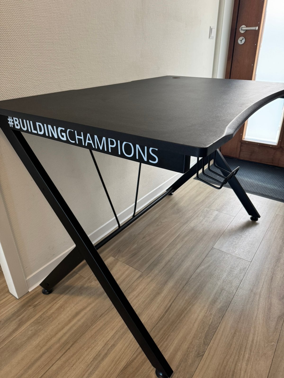 Trust GXT 711 Dominus Gaming Desk, Ophalen, Zo goed als nieuw, Zwart