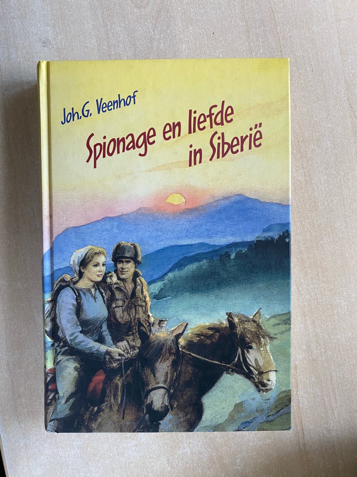 Spionage en liefde in Siberië (Joh. G. Veenhof), Boeken, Ophalen of Verzenden, Zo goed als nieuw