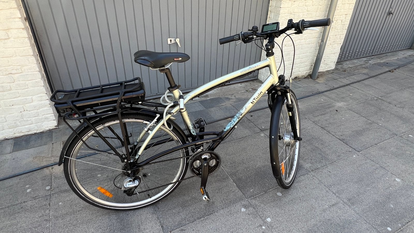 B-Twin Triban - van Beijck elektrische fiets, Fietsen en Brommers, Elektrische fietsen, Zo goed als nieuw, Overige merken, 55 tot 59 cm