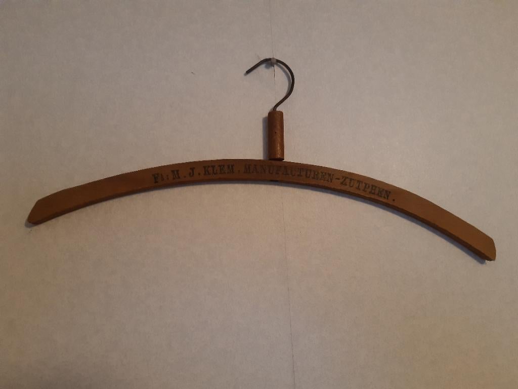 Houten kledinghanger M.J. Klem Manufacturen Zutphen, Ophalen of Verzenden, Gebruikt, Hout, Volwassenen