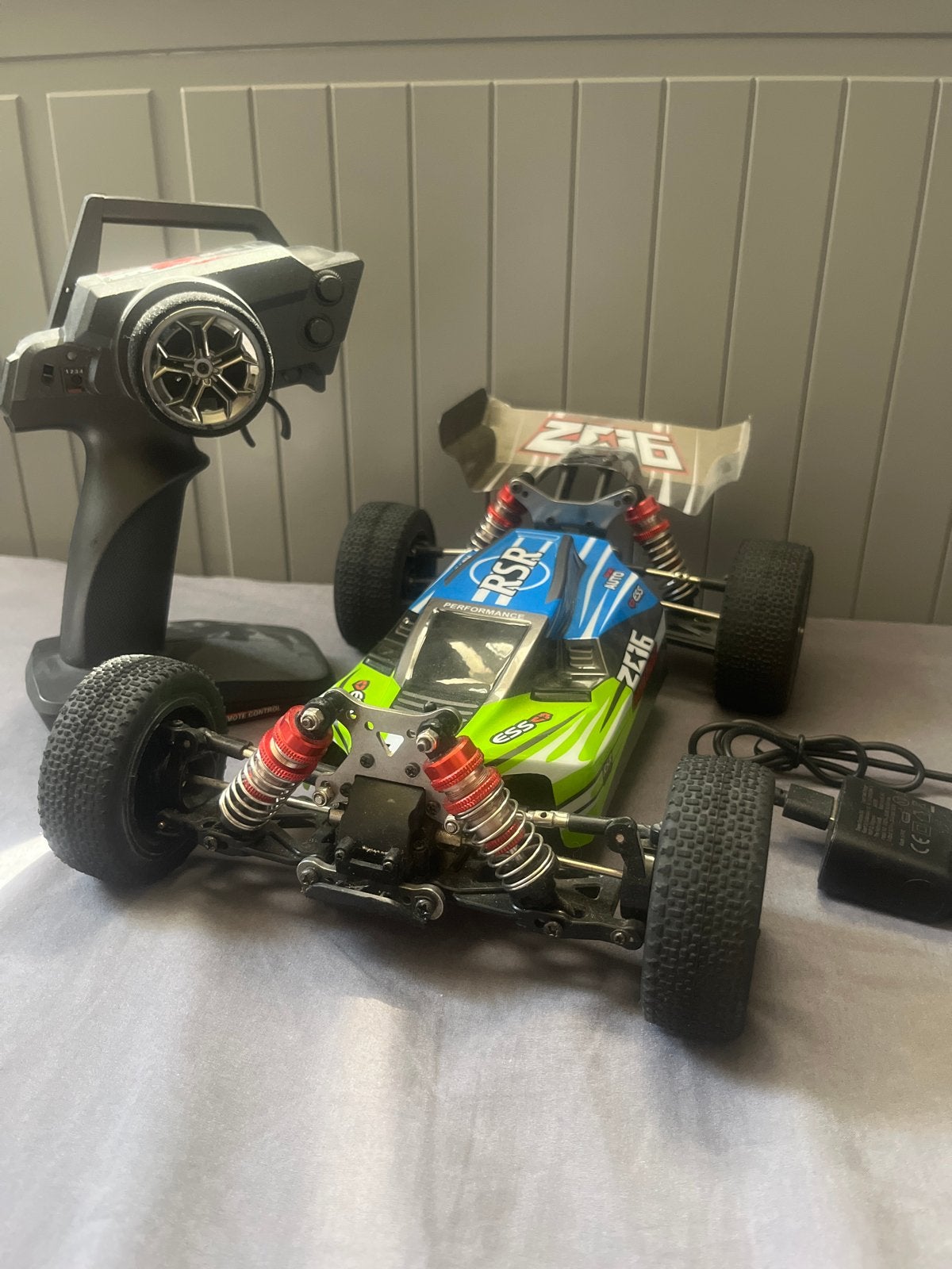 WLtoys 144001 RC Buggy - 1:14 Schaal, 4WD, 60 km/u, Gebruikt, Auto offroad, Schaal 1:14, Ophalen