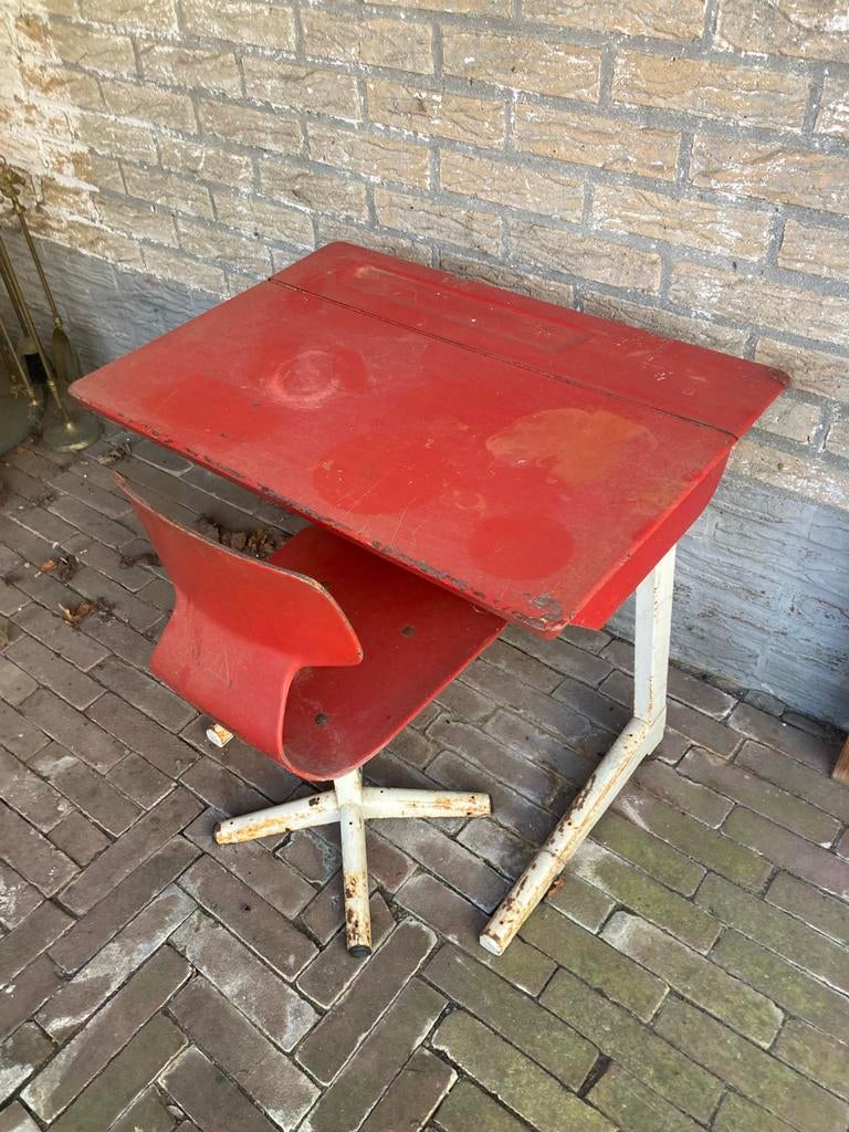 Oud schoolbankje, Gebruikt, 55 tot 75 cm, Rechthoekig, Hout