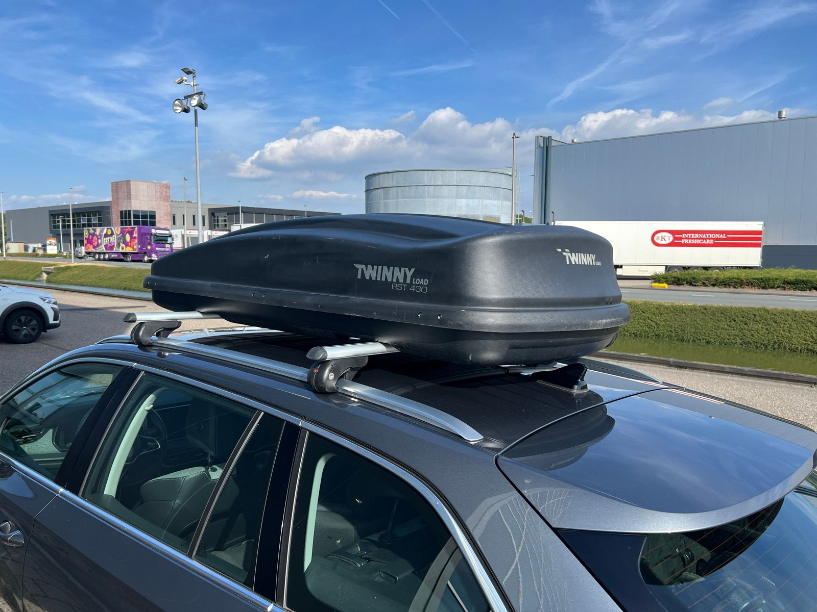 Dakkoffer en dakdragers te huur - Twinny Load, Auto diversen, Dakkoffers, Ophalen, Gebruikt