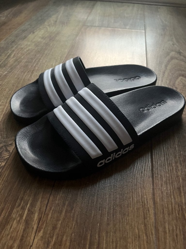 Adidas Adilette slippers/sloffen maat 42, Zwart, Ophalen of Verzenden, Zo goed als nieuw, Adidas