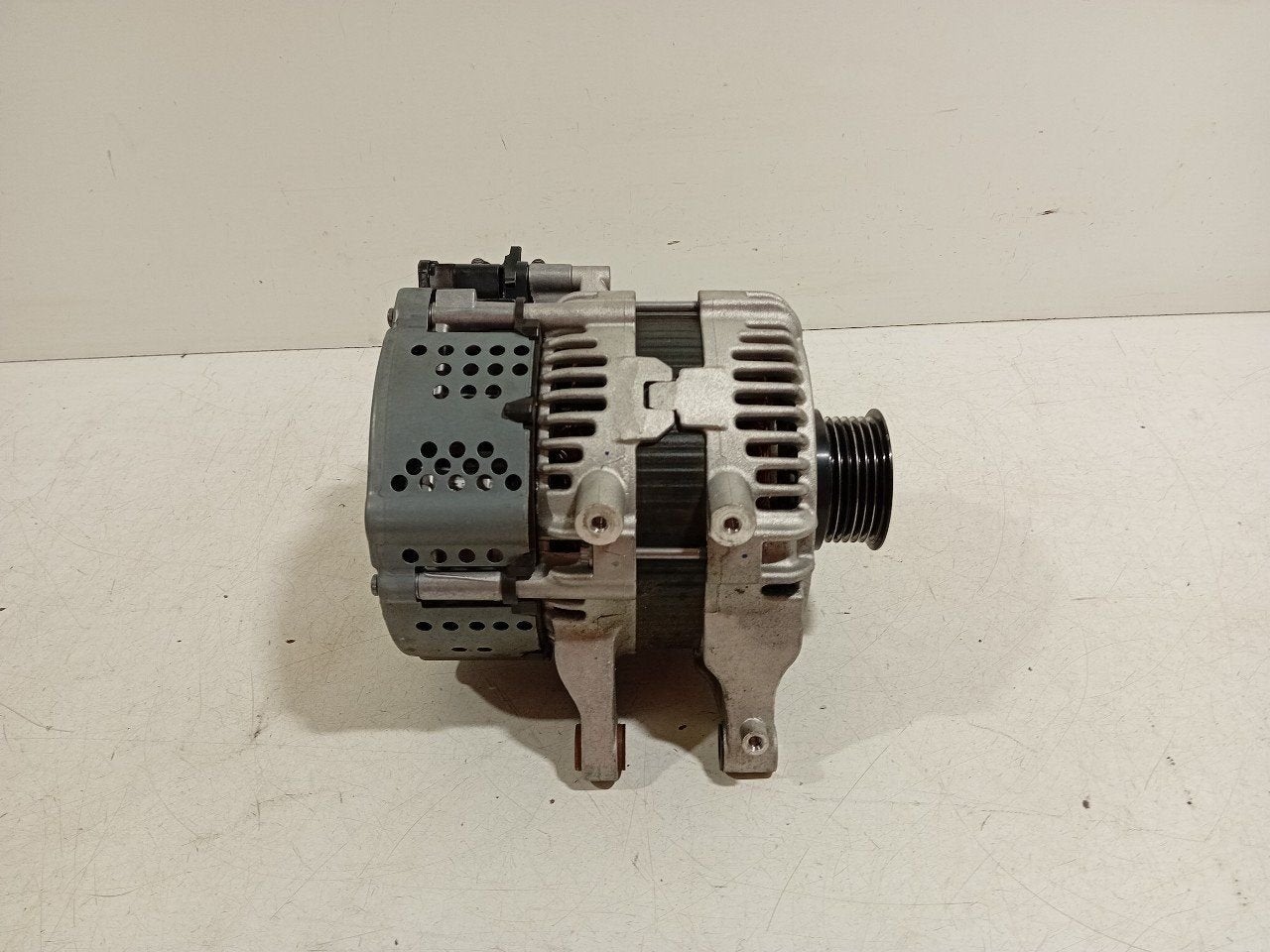 Dynamo Ford Focus, Onderdelen@venauto.nl, Van der Ven Autorecycling B.V., Gebruikt, Ettenseweg 76, 4706 PB Roosendaal, The Netherlands