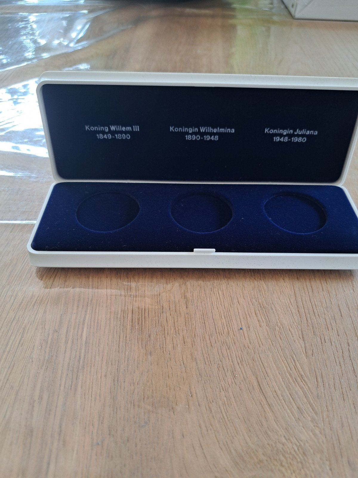 Lege luxe cassette voor munten - Koningen Willem III, Wilhel, Ophalen of Verzenden