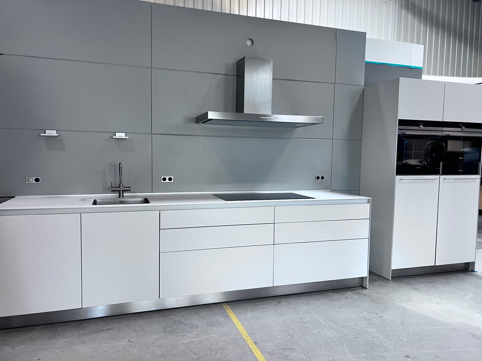 Bijzonder mooie puntgave Bulthaup B3 met orginele achterwand, Ophalen, Zo goed als nieuw, Graniet of Steen