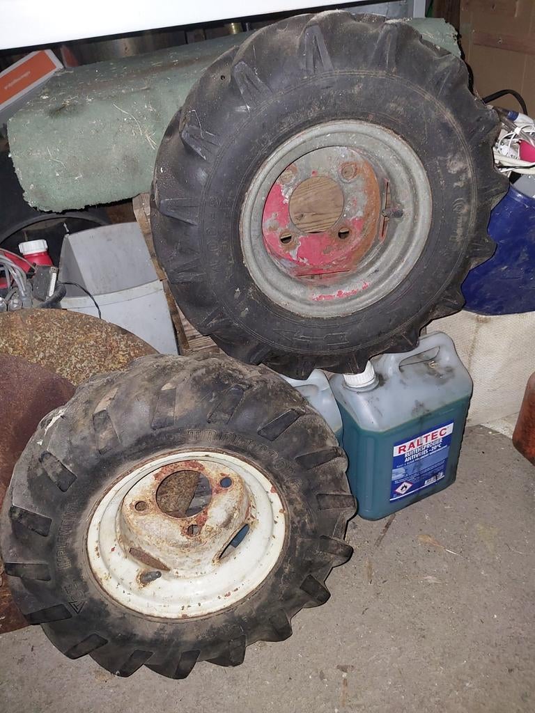 trelleborg banden 2stuks   4.00-8", Zakelijke goederen, Agrarisch | Onderdelen | Banden, Velgen en Assen, Ophalen