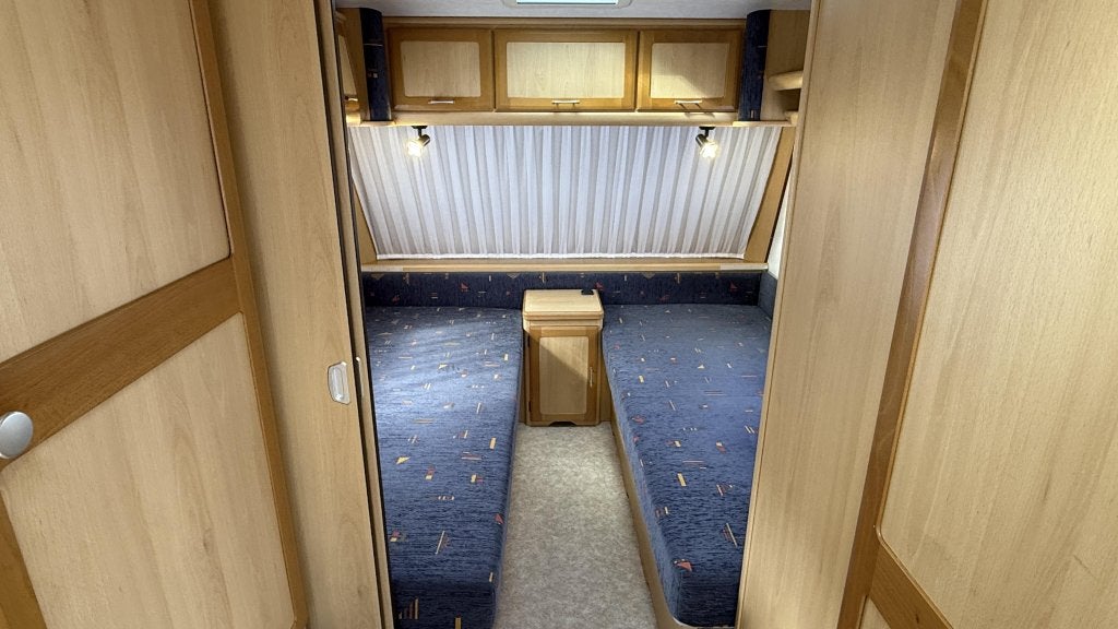 TEC Travel King 535 TE bouwjaar 2002 met voortent en luifel, T.E.C., Rondzit, Bedrijf, Schokbreker