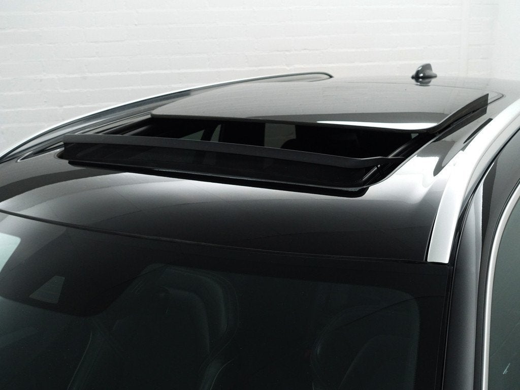Volvo XC90 2.0 T8 Twin Engine AWD R-Design- 7 Pers, Panorama, Auto's, Volvo, Gebruikt, 320 pk, 7 stoelen, Zwart