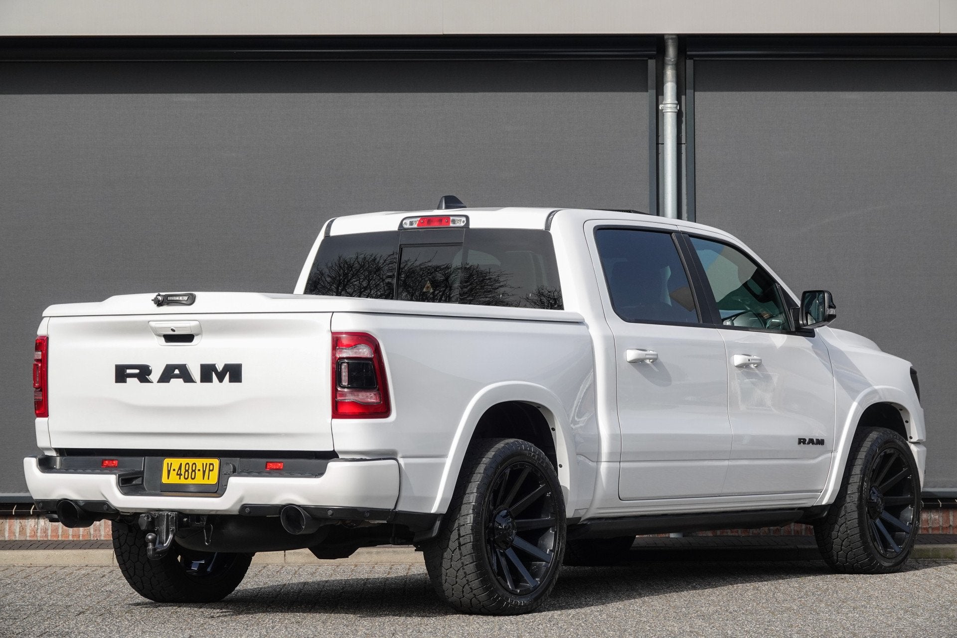 Dodge Ram 1500 5.7 V8 401Pk 4x4 Crew Cab | Laramie | 360° C, Auto's, Automaat, Gebruikt, 5654 cc, Wit