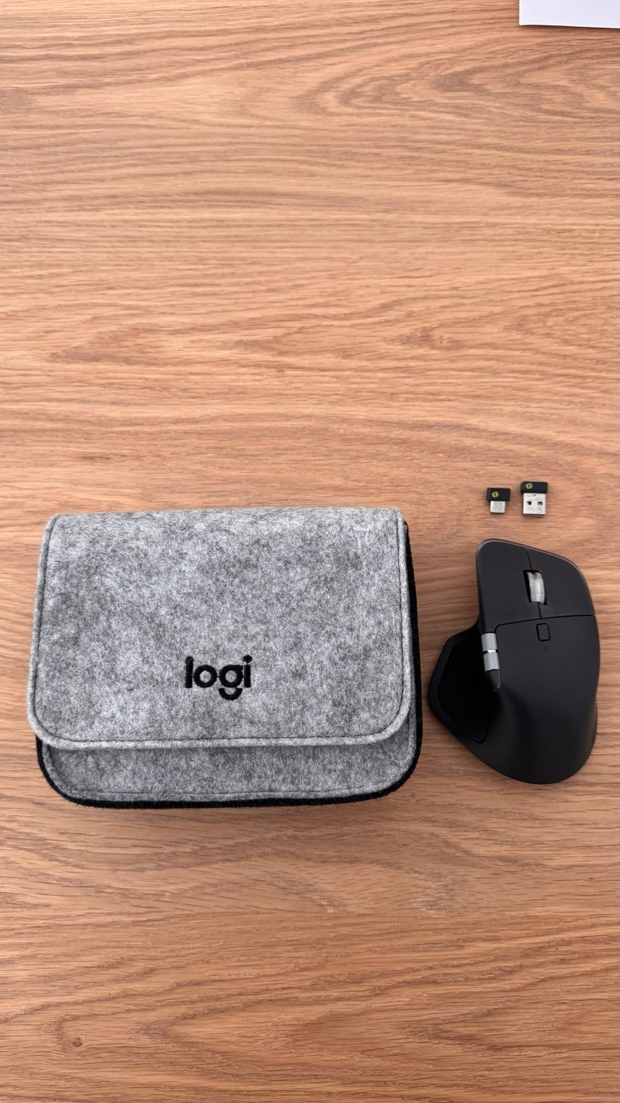 Logitech MX Master 4 + case en 2x Bolt receiver, Rechtshandig, Muis, Ergonomisch, Ophalen of Verzenden