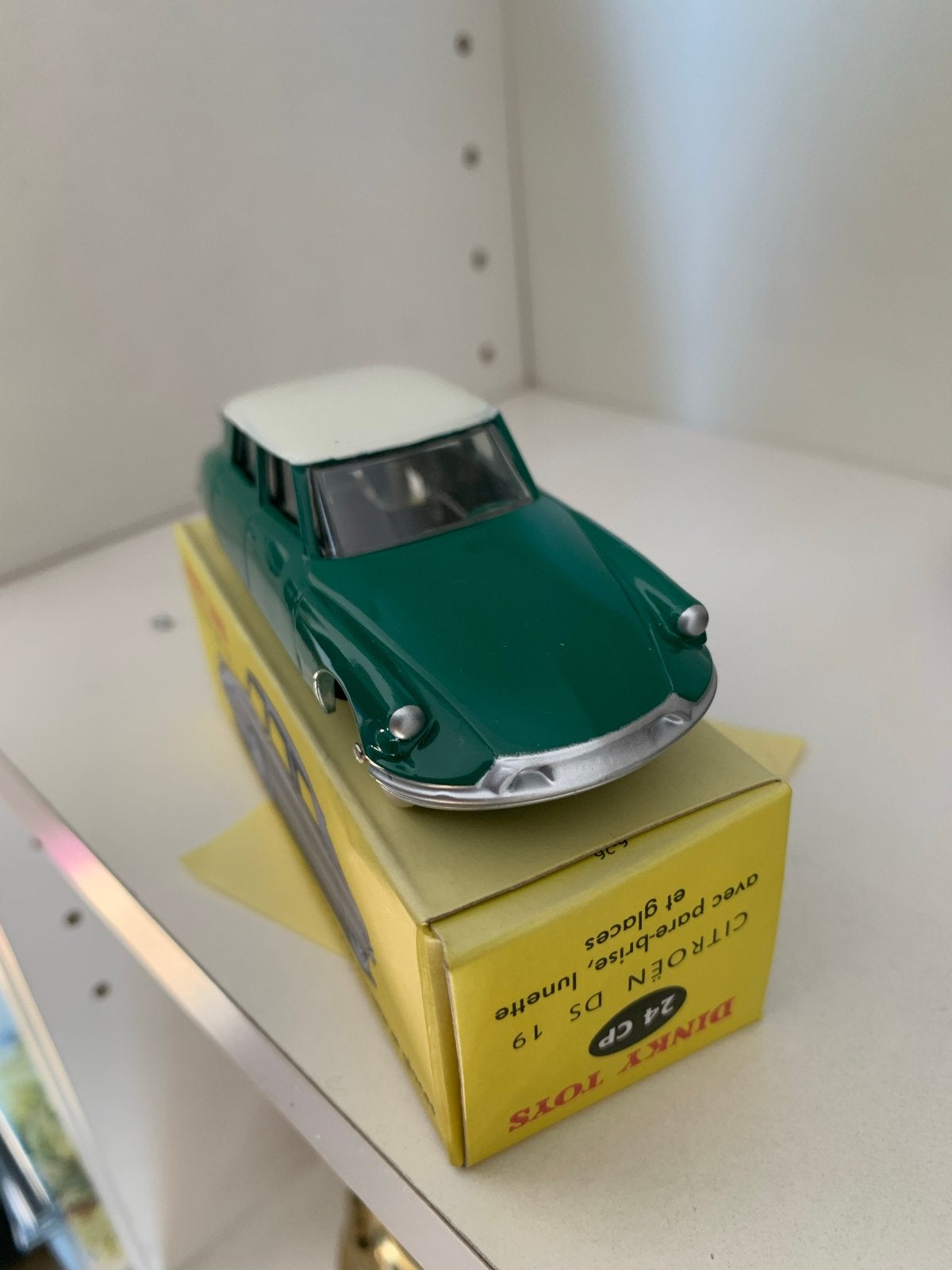 Dinky Toys Citroën DS 19 - Groen met Wit Dak, Hobby en Vrije tijd, Modelauto's | 1:43, Ophalen, Zo goed als nieuw