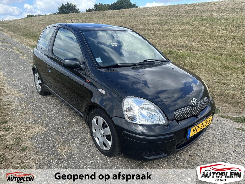 Toyota Yaris 1.0 VVT-i, Auto's, Gebruikt, 31 €/maand, 4 cilinders, 400 kg