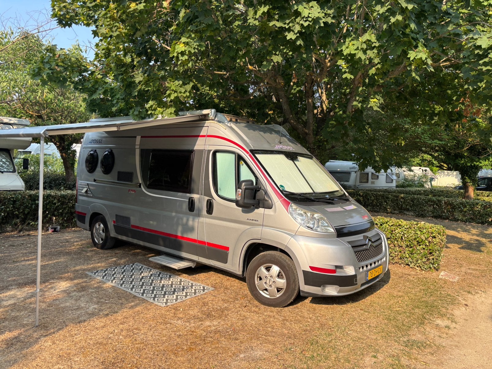 Pössl 2 Win, Citröen Jumper, 127.468 km, 6.00m, met dwarsbed, Buscamper of Camperbus, Ringverwarming, Kluisje, Pössl