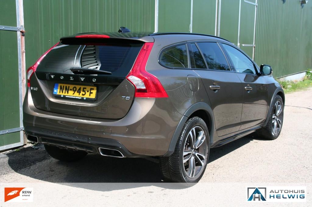 Volvo V60 Cross Country 2.0 T5 Summum R-DESIGN, LEER, NAVIGA, Auto's, Gebruikt, 4 cilinders, 1600 kg, 84 €/maand