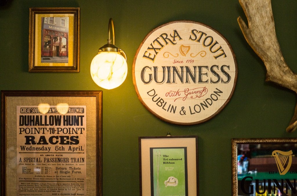 Guinness bier / handgeschilderd reclame / Iers pub bord, Reclamebord, Nieuw, Ophalen of Verzenden, B6
