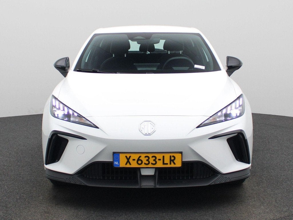 MG MG4 Electric Standard 51 kWh | APPLE CARPLAY - ANDROID AU, Auto's, Automaat, 12 maanden, Wit, Parkeersensor