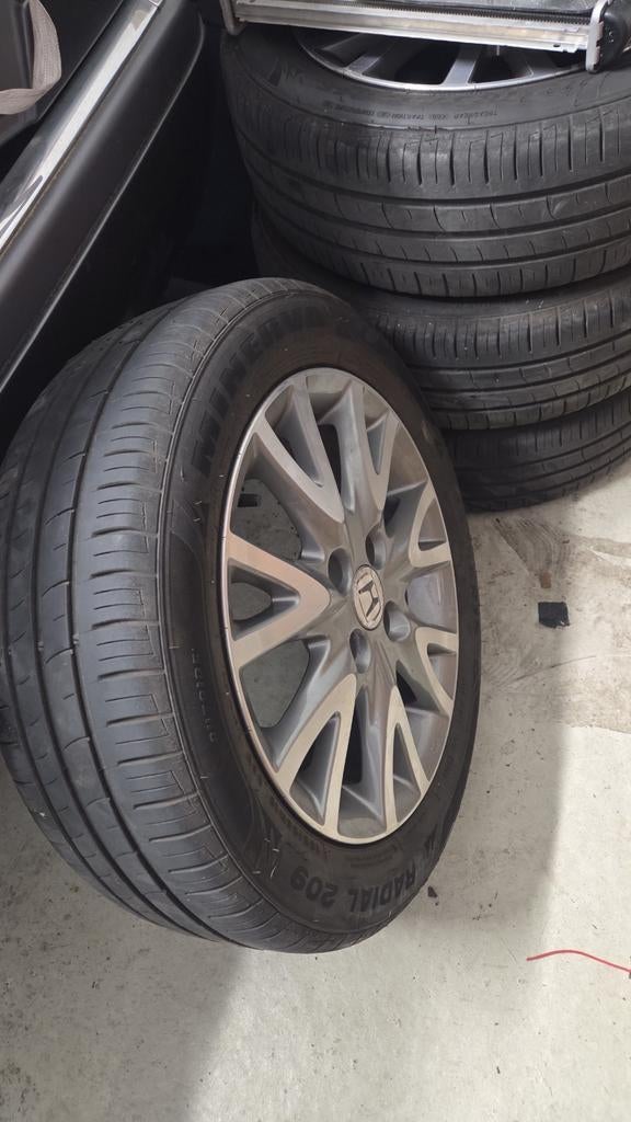 Set originele Honda wielen met bijna nieuwe zomerbanden, Auto diversen, Auto-accessoires, Gebruikt, Ophalen of Verzenden