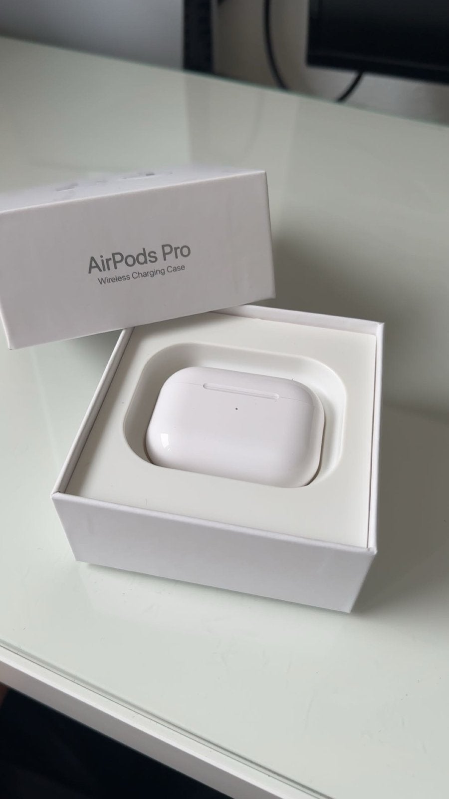 Apple AirPods Pro met draadloze oplaadcase, In gehoorgang (in-ear), Actieve ruisonderdrukking, Ophalen of Verzenden, Zo goed als nieuw