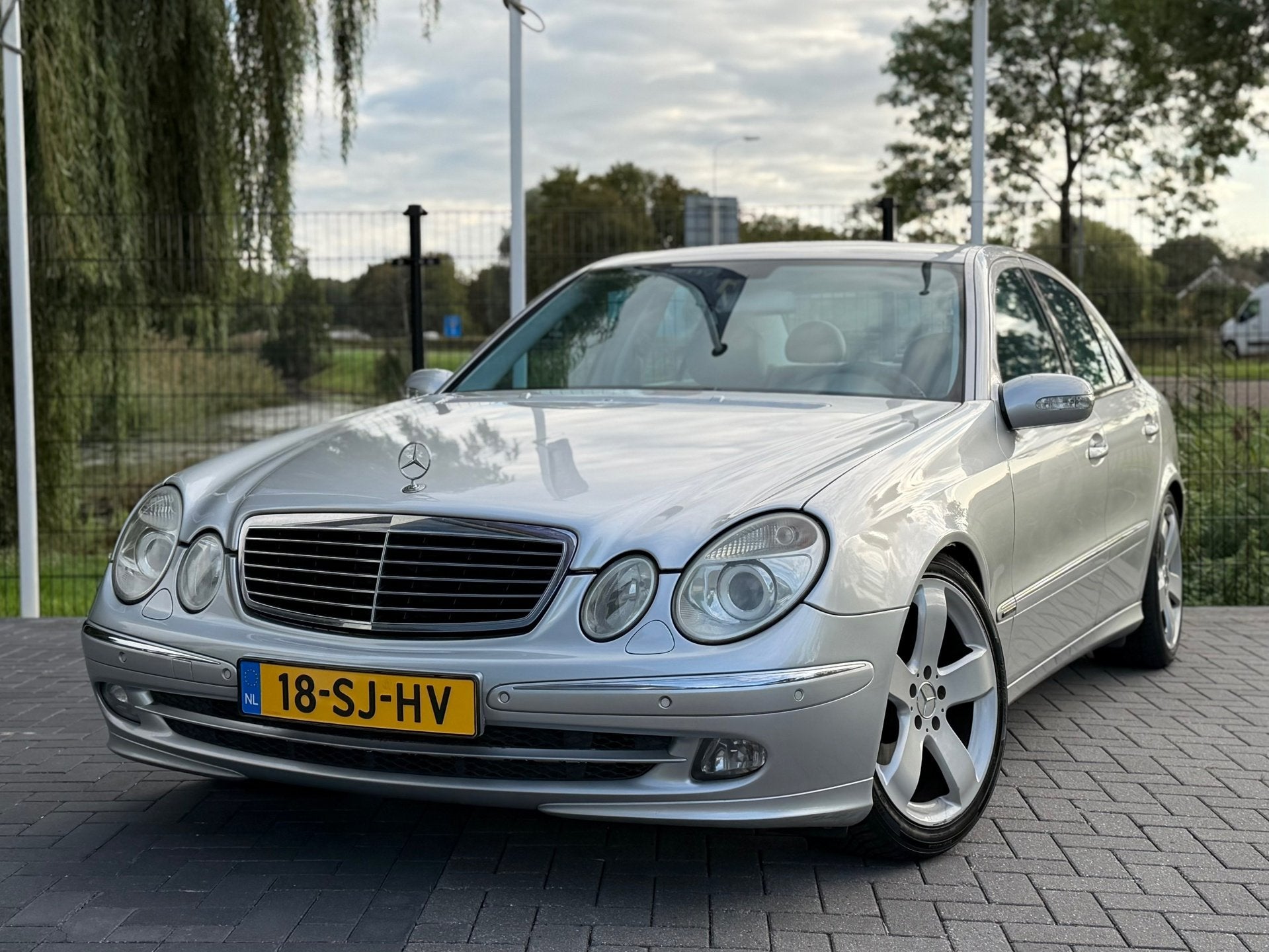 Mercedes-Benz E-klasse 200 K. Avantgarde AUT / CLIMA / CRUIS, Automaat, Achterwielaandrijving, Gebruikt, 4 cilinders