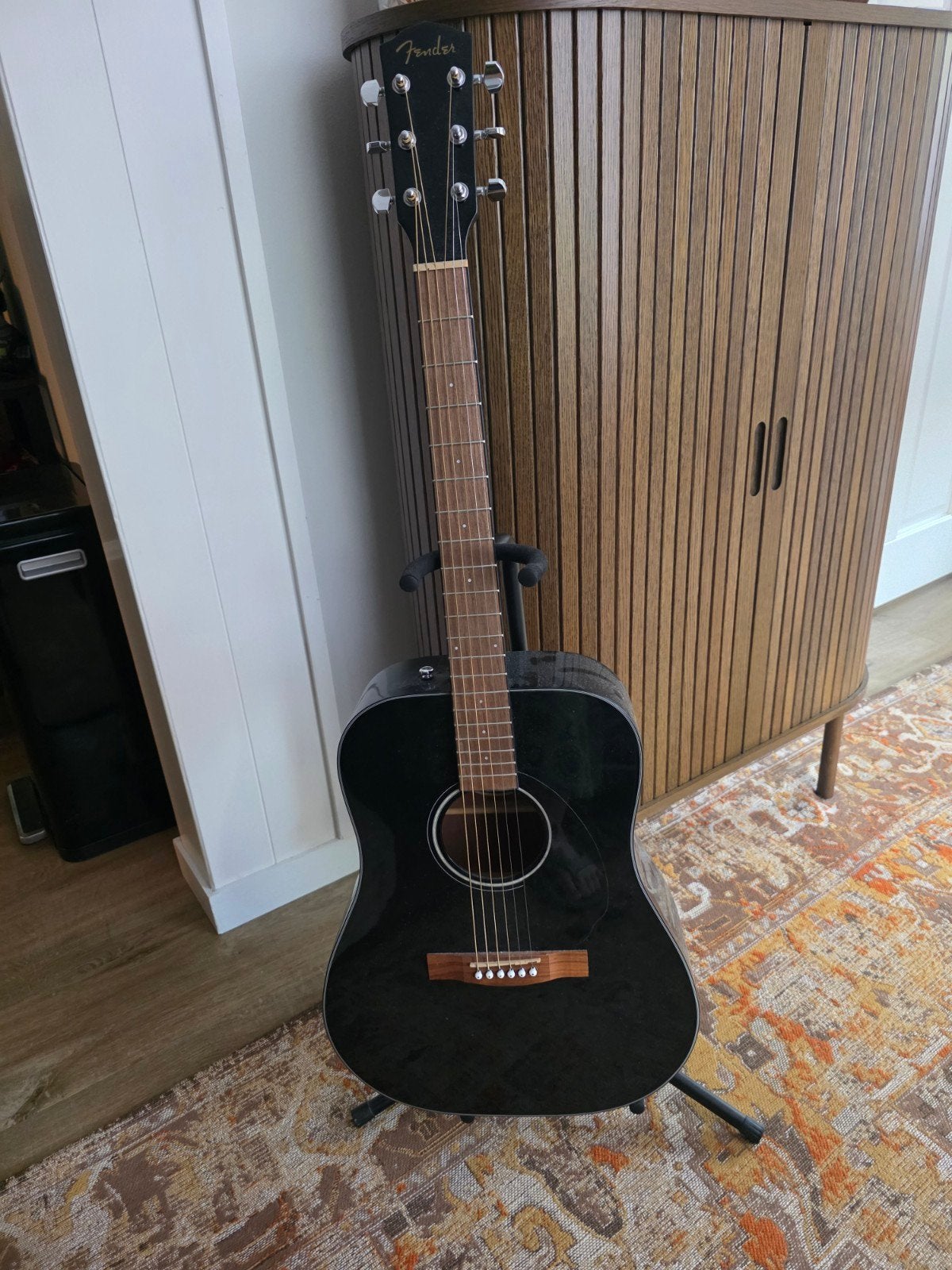 In nieuwstaat Fender akoestische gitaar met stander, Muziek en Instrumenten, Ophalen, Zo goed als nieuw, Western- of Steelstringgitaar