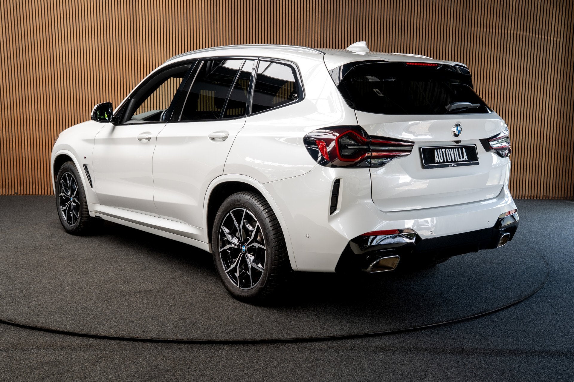 BMW X3 xDrive20i High Exe M-Pakket Leer Head-up Navi LED Ele, Gebruikt, Zwart, 4 cilinders, Wit