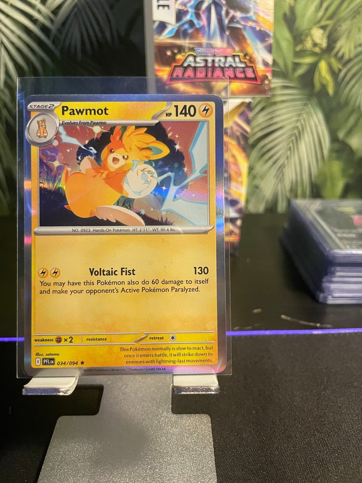 Pawmot #034/094 Cosmos Holo Pokémon Kaart, Ophalen of Verzenden, Zo goed als nieuw, Losse kaart, Foil