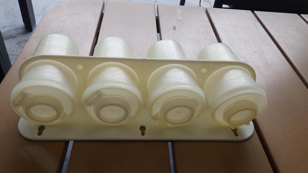 rekje met tupperware bekers, Ophalen of Verzenden, Huis en Inrichting
