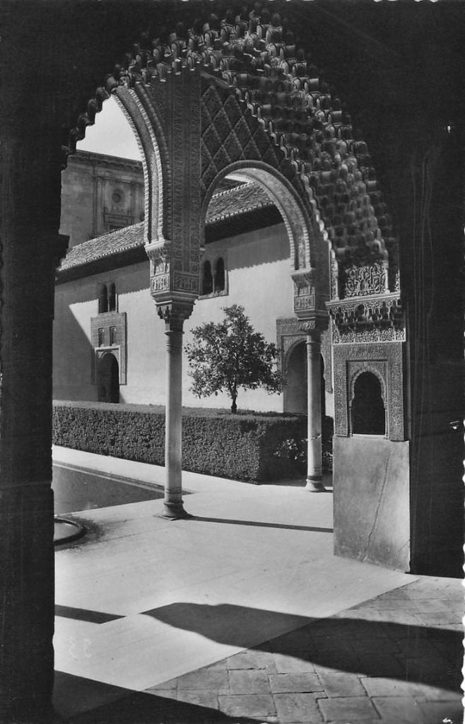 703-293-023 Granada Alhambra Patio De Los Arrayanes Detalle, Verzenden, Voor 1920, Spanje