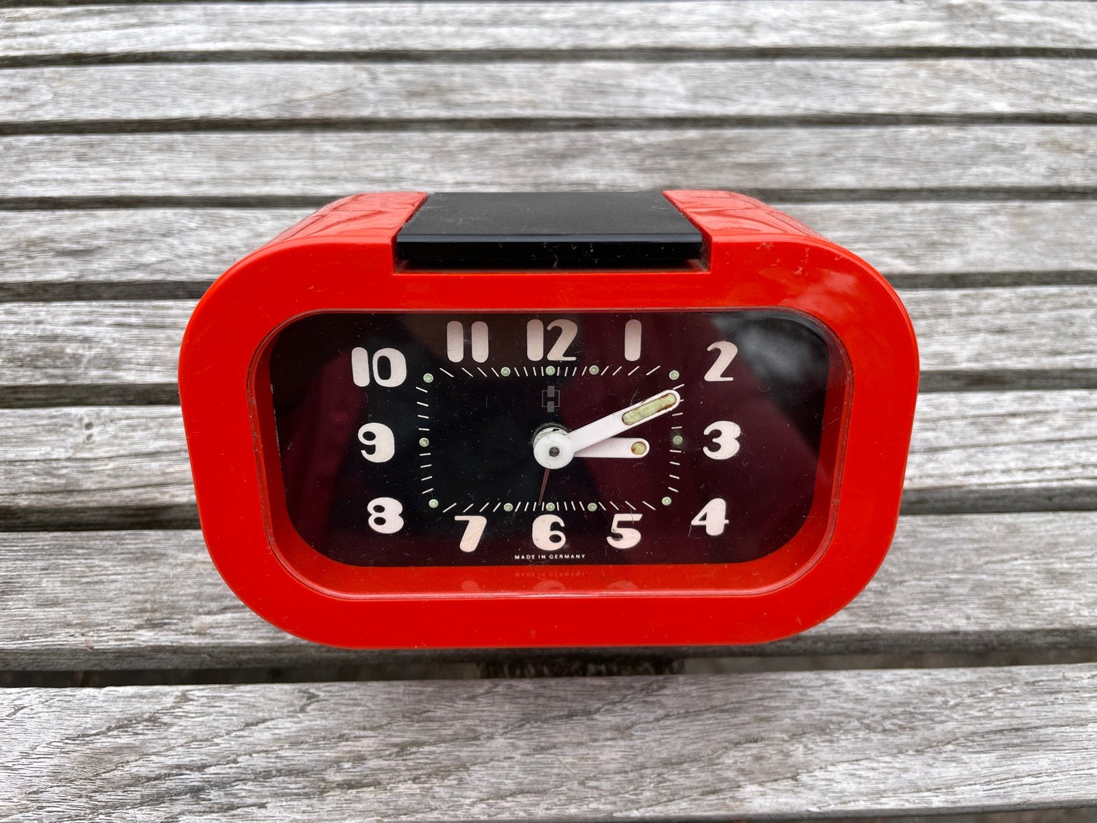 Vintage Opwindbare Wekker - Rood, Analoog Design, Ophalen of Verzenden, Huis en Inrichting