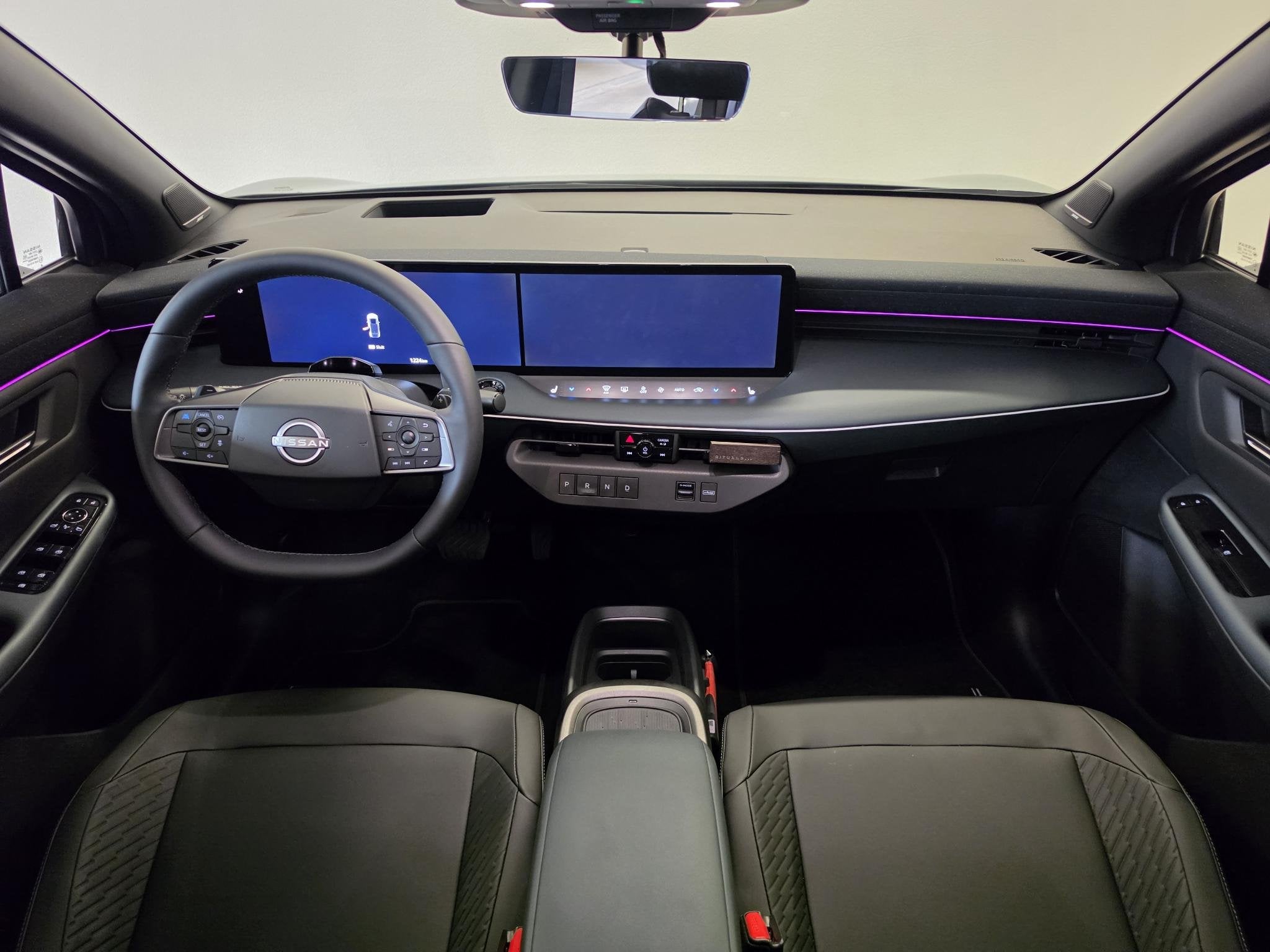 Nissan LEAF Evolve 52 kWh | DEMO | BOSE | Panoramadak | 360, Met garantie (alle), 177 pk, Zilver of Grijs, 52 kWh
