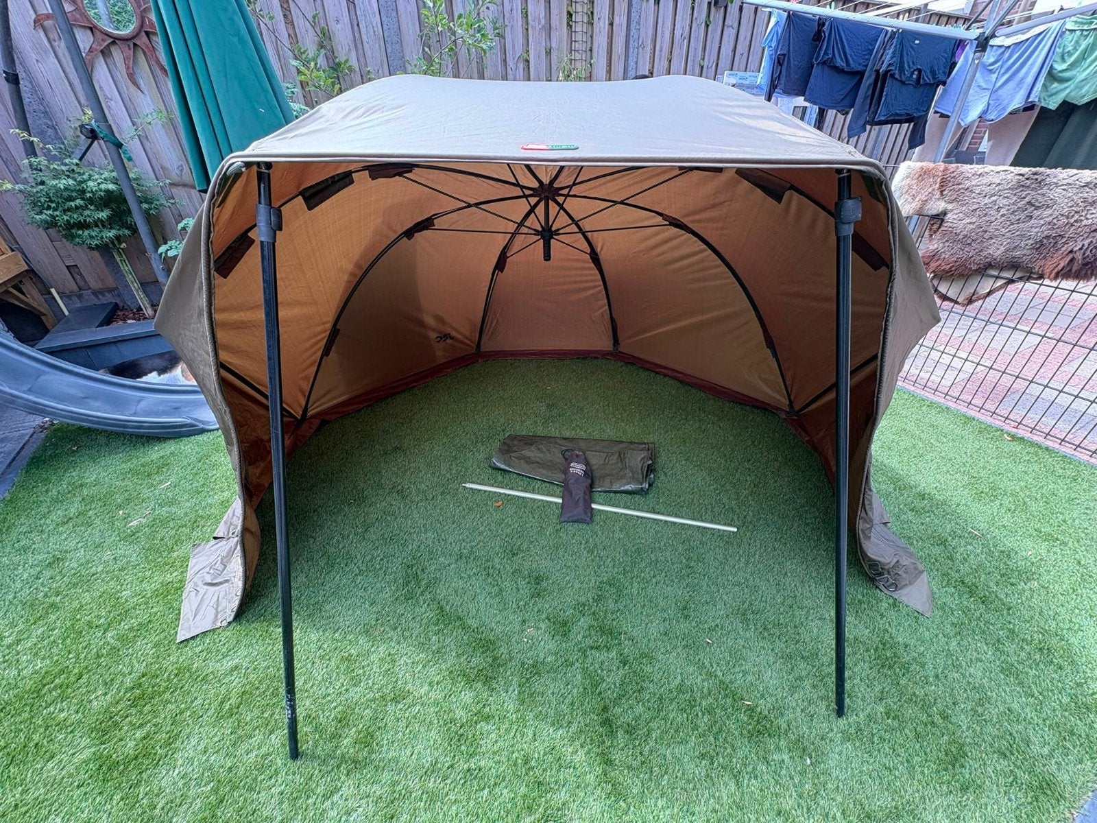 JRC defender 60inch oval brolly te koop
in nette staat

beki, Watersport en Boten, Hengelsport | Karpervissen, Ophalen, Overige typen