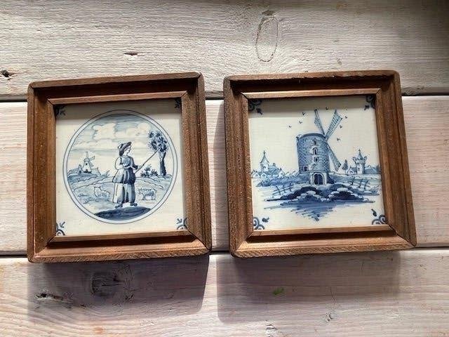 Set 2 originele Makkum Tichelaar tegels in houten lijst., Ophalen