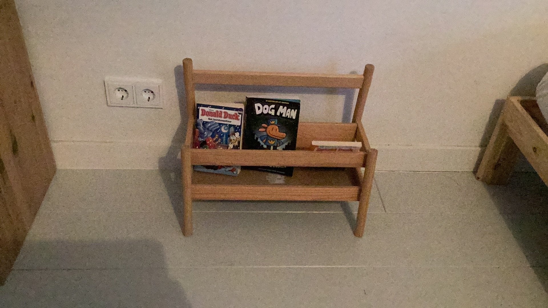 Wegens overcompleet: rek voor boeken/tijdschriften !, Ophalen, Lectuurbak, Zo goed als nieuw, Hout