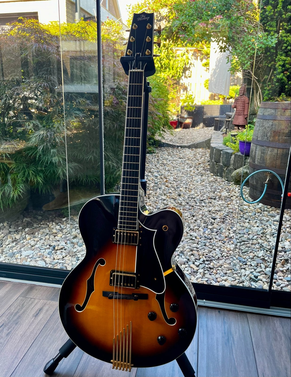The Heritage Eagle Classic Original Sunburst, Muziek en Instrumenten, Snaarinstrumenten | Gitaren | Elektrisch, Zo goed als nieuw