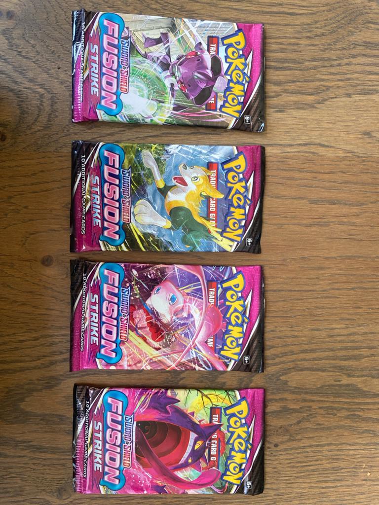 Pokémon Fusion Strike Art Set - 4 Boosterpacks, Ophalen, Nieuw, Booster, Foil