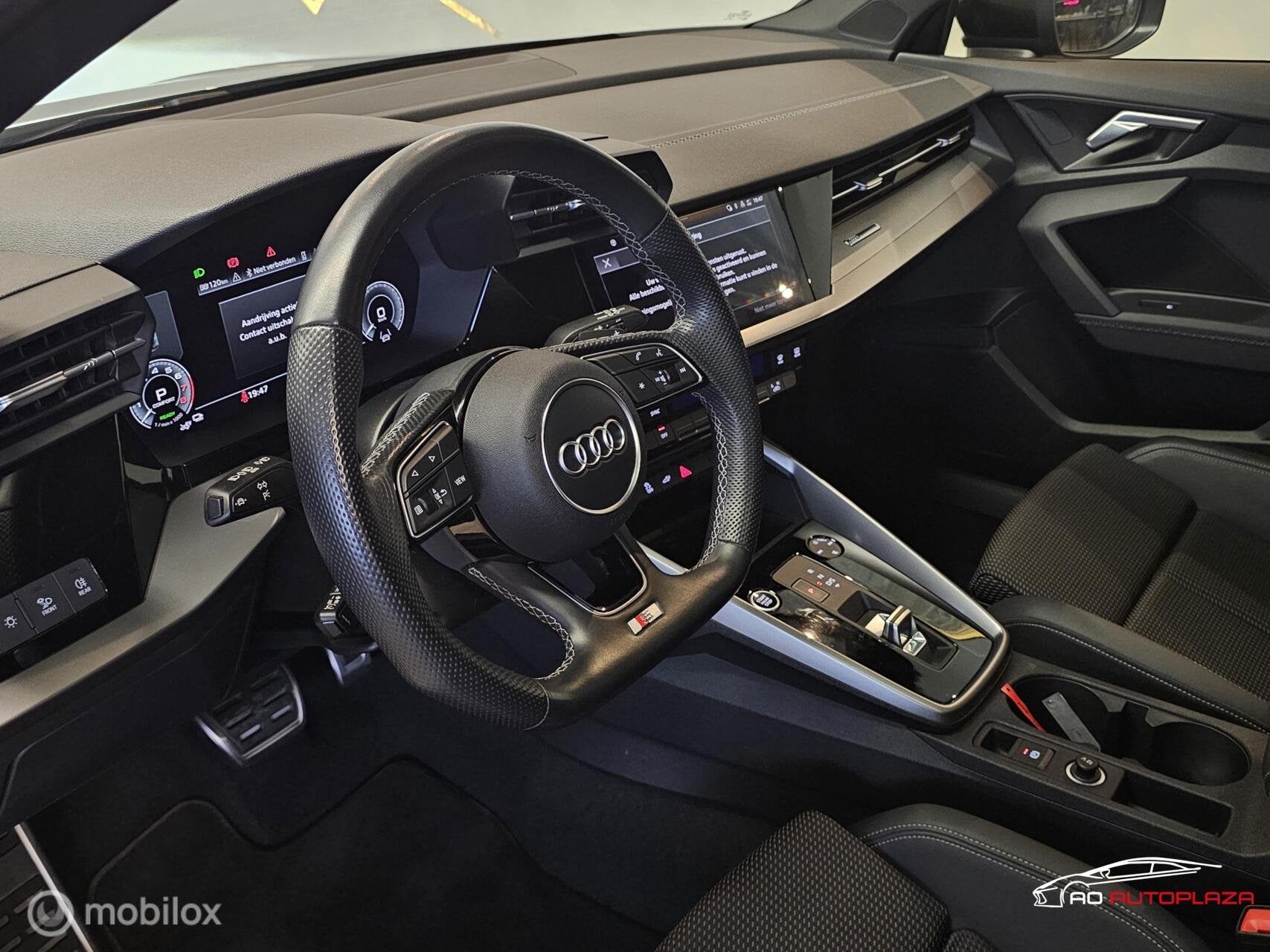 Audi A3 Sportback 40 TFSI e 3x S-line Panorama/Keyless/Camer, Auto's, Audi, Zwart, 4 cilinders, 1535 kg, Leder en Stof