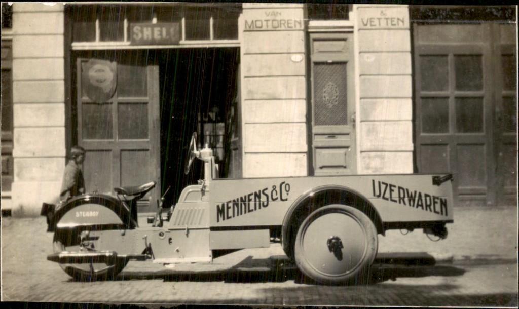 Rotterdam - Foto - Mennes & Co - Steigerboy Motoren Shell, Ophalen of Verzenden, 1920 tot 1940, Zuid-Holland