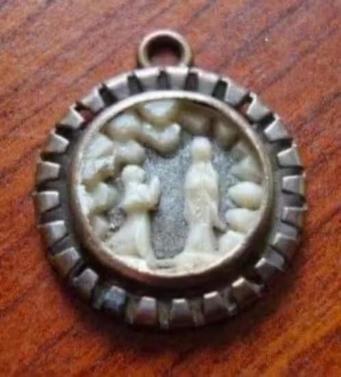 Oude heilige hanger , Lourdes., Verzenden, Zo goed als nieuw, Zilver, Overige materialen
