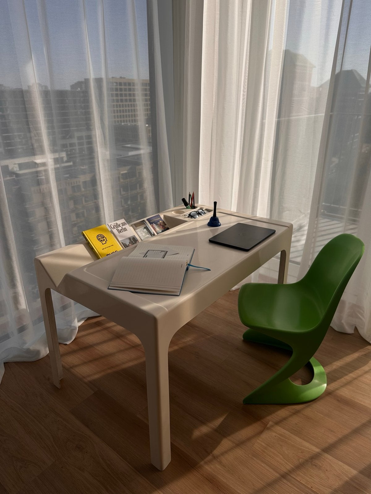Oozo bureau van Marc Berthier - Jaren '60 Vintage Design, Gebruikt, Vintage, Ophalen of Verzenden, Overige merken