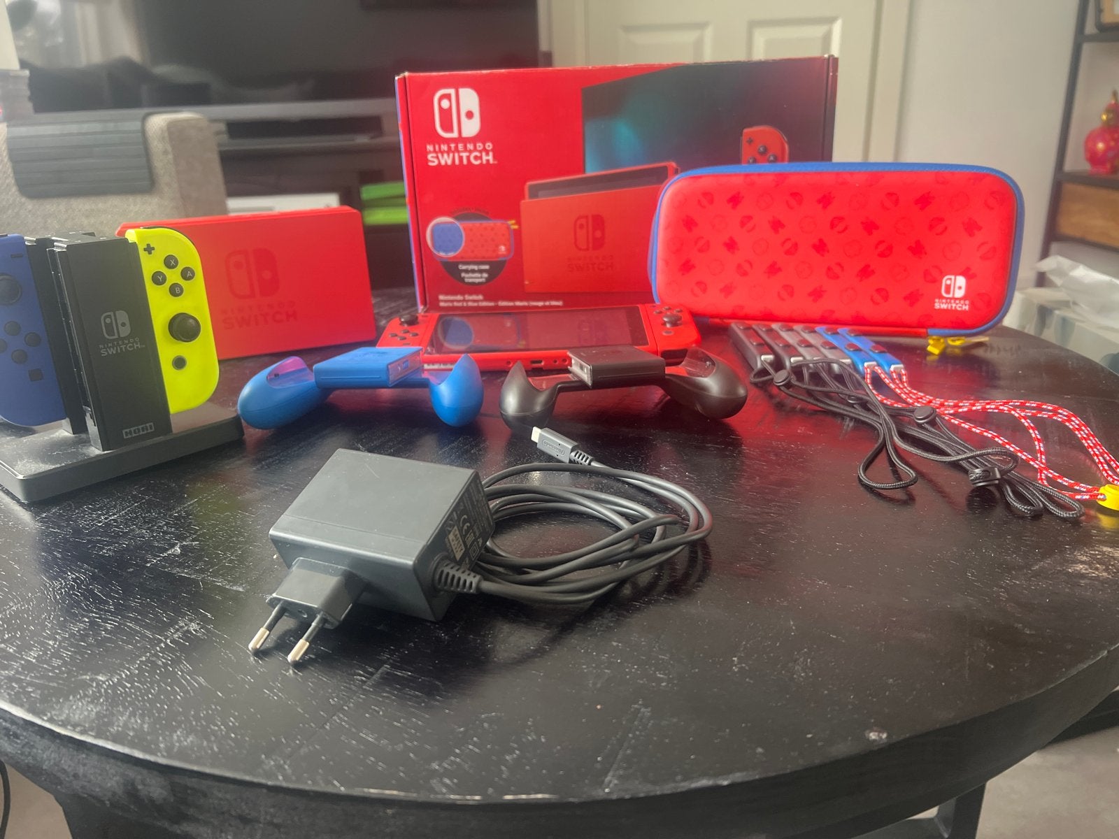 Nintendo Switch 2019 Upgrade met extra's en games, Ophalen, Zo goed als nieuw, Met 3 controllers of meer, Switch 2019 Upgrade